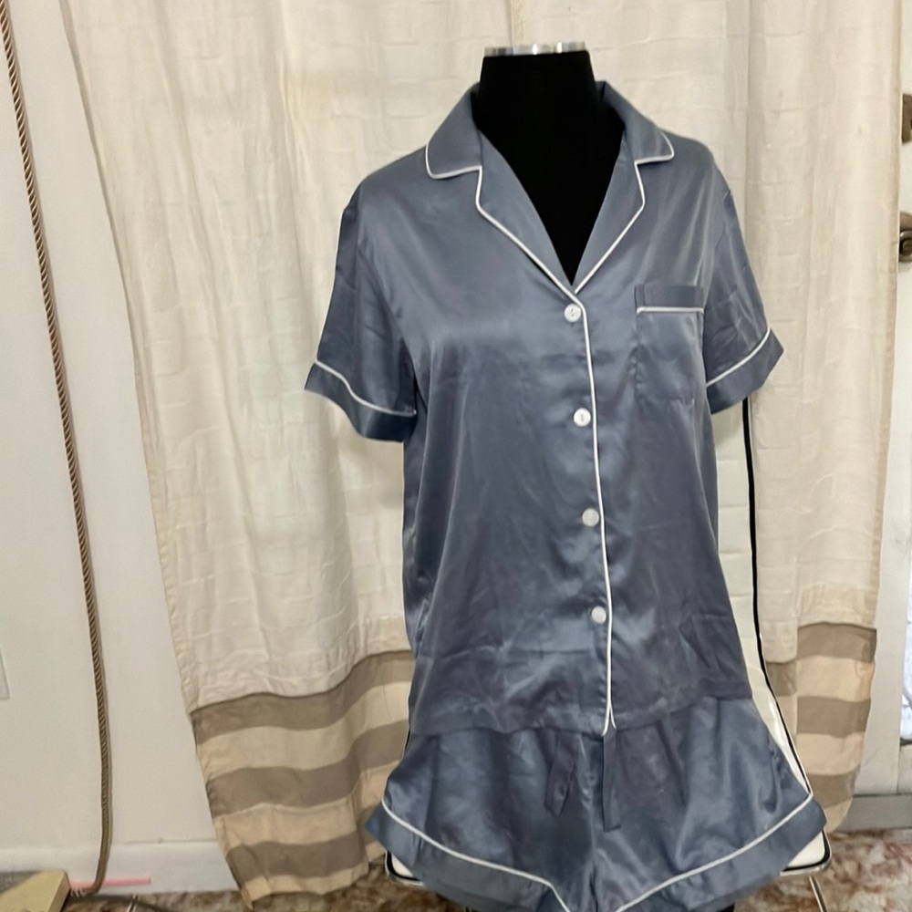 Women's Satin feel Pajama Set in bluish/gray